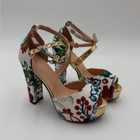 Rebellious Rose Shoes - NEW Rebellious Rose Buckle Design Round Toe Platform Chunky High Heel Sz 37